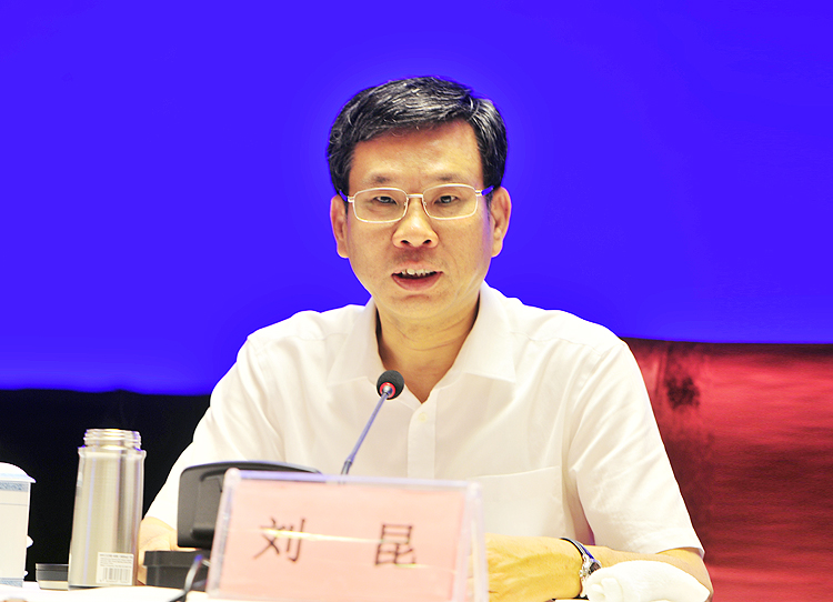 积极的财政政策要提质增效更可持续——访财政部部长刘昆